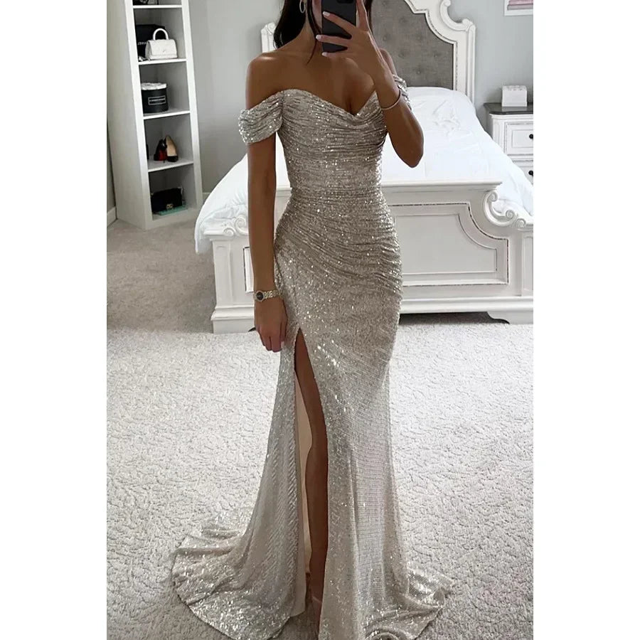 Vestido de Gala Brillante con Hombros Caídos