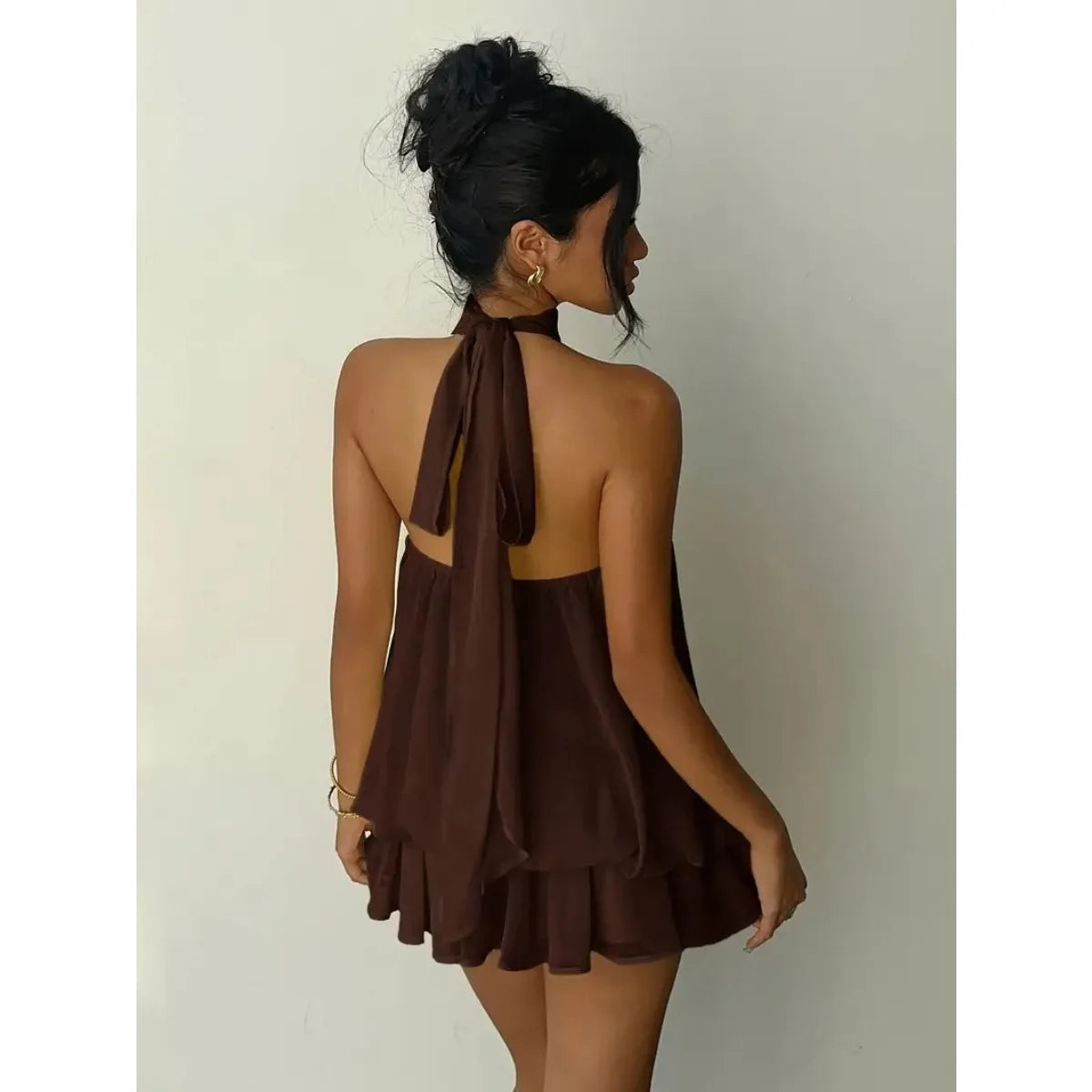 Vestido Corto de Cuello Halter con caída