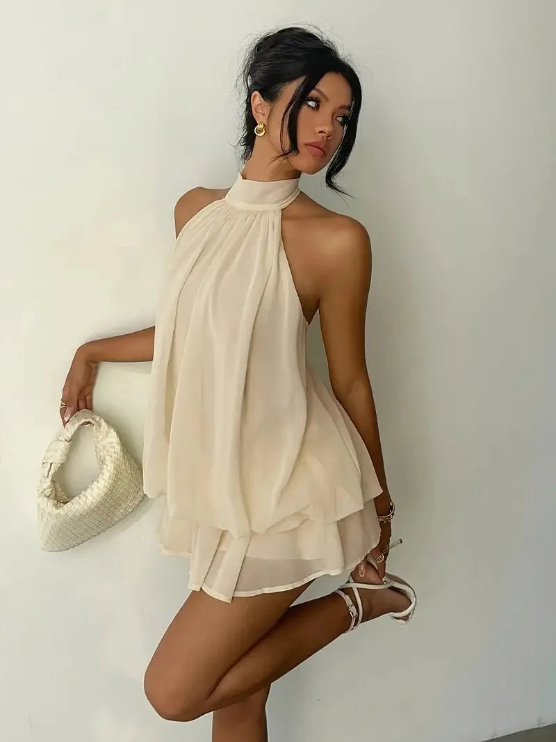 Vestido Corto de Cuello Halter con caída