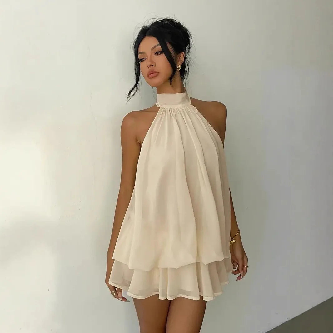 Vestido Corto de Cuello Halter con caída