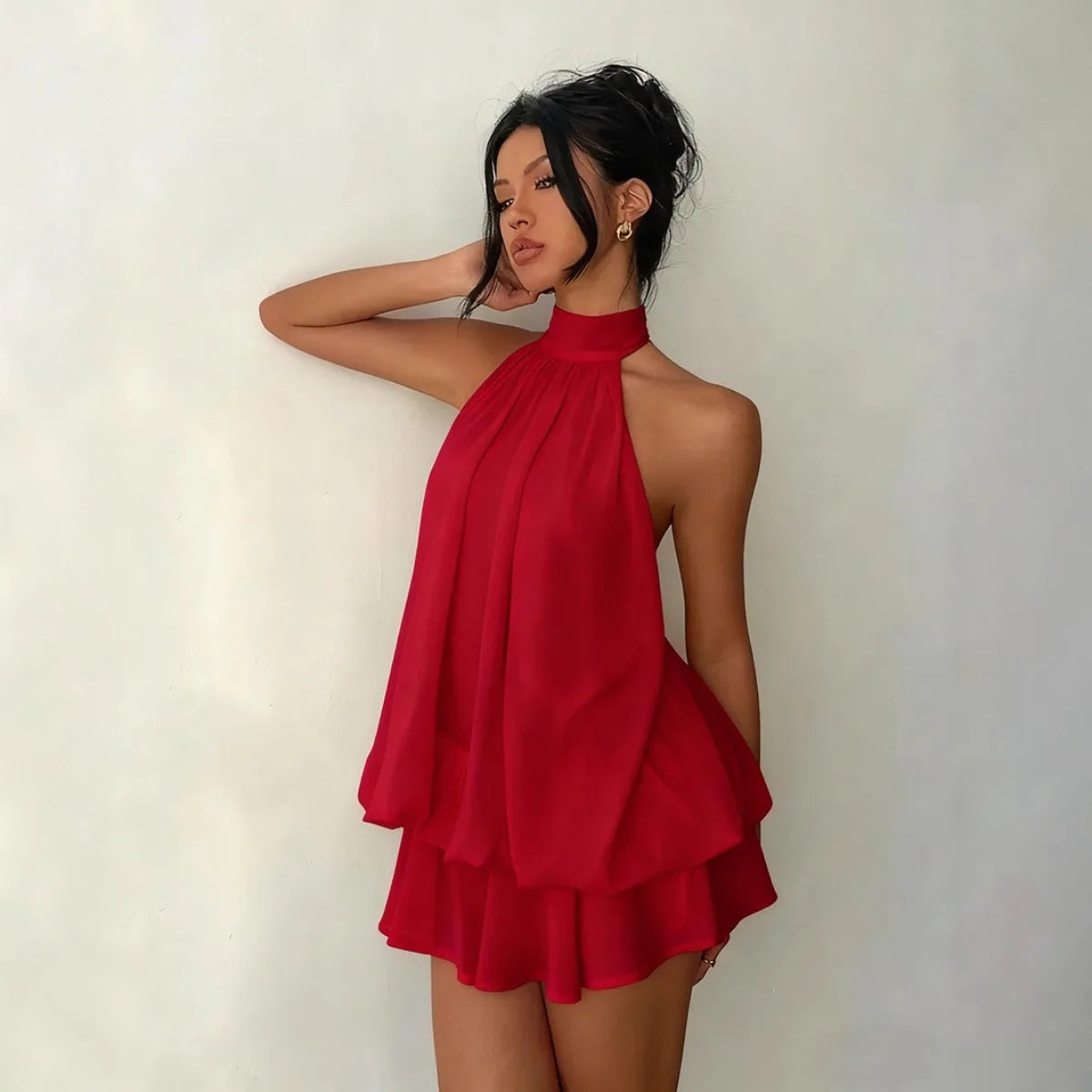Vestido Corto de Cuello Halter con caída